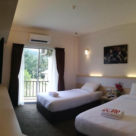 Serdang Lake View Resort Sungai Kechil Extérieur photo