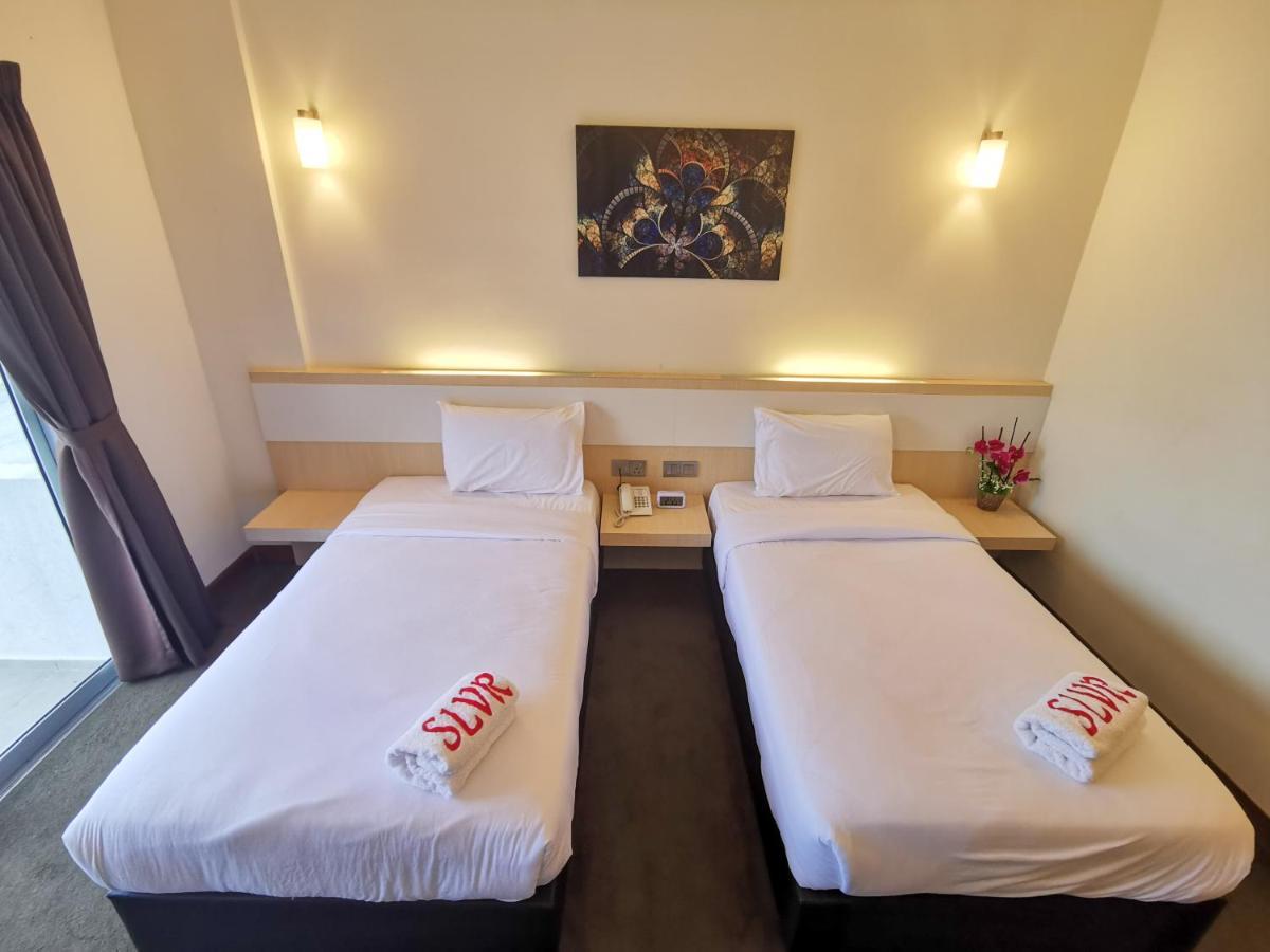Serdang Lake View Resort Sungai Kechil Extérieur photo