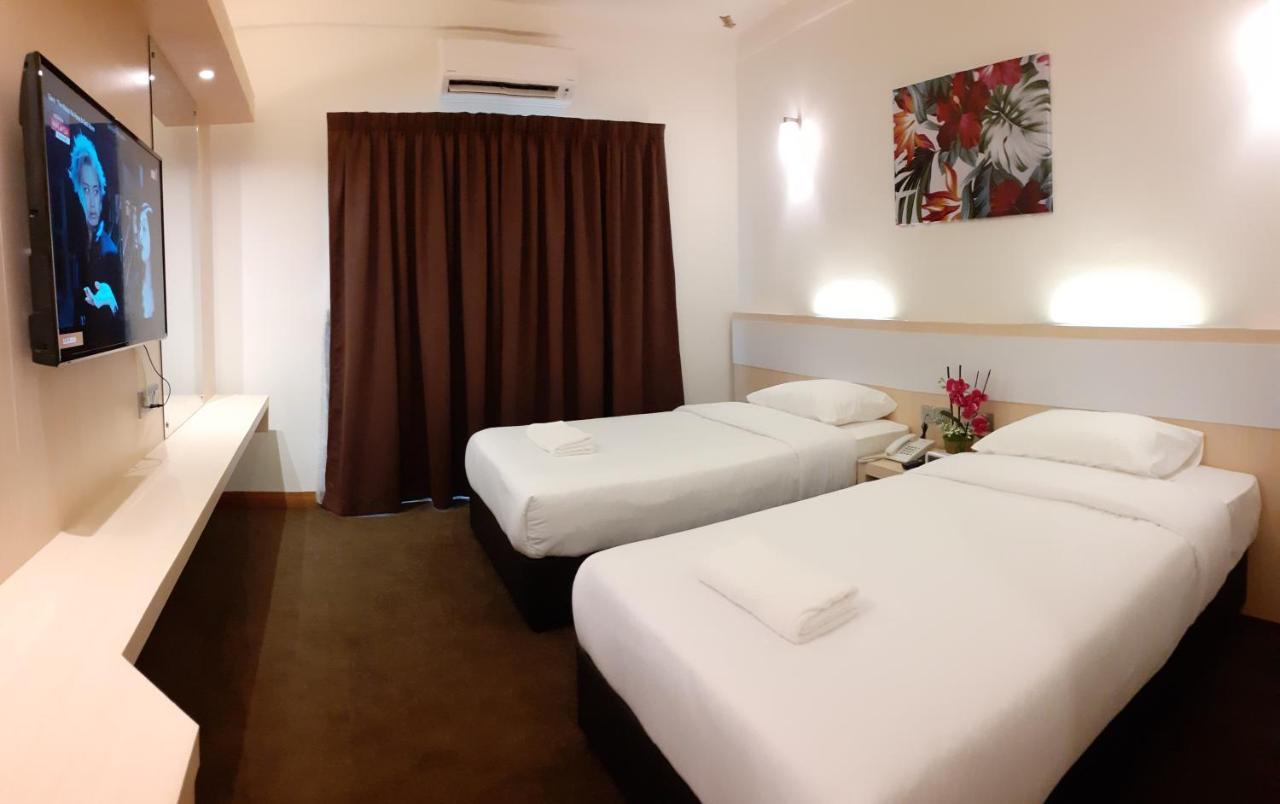 Serdang Lake View Resort Sungai Kechil Extérieur photo