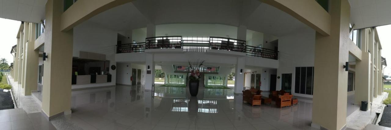 Serdang Lake View Resort Sungai Kechil Extérieur photo